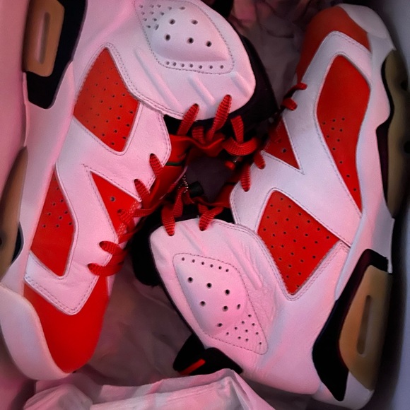 Men’s Jordan shoes - Picture 2 of 5